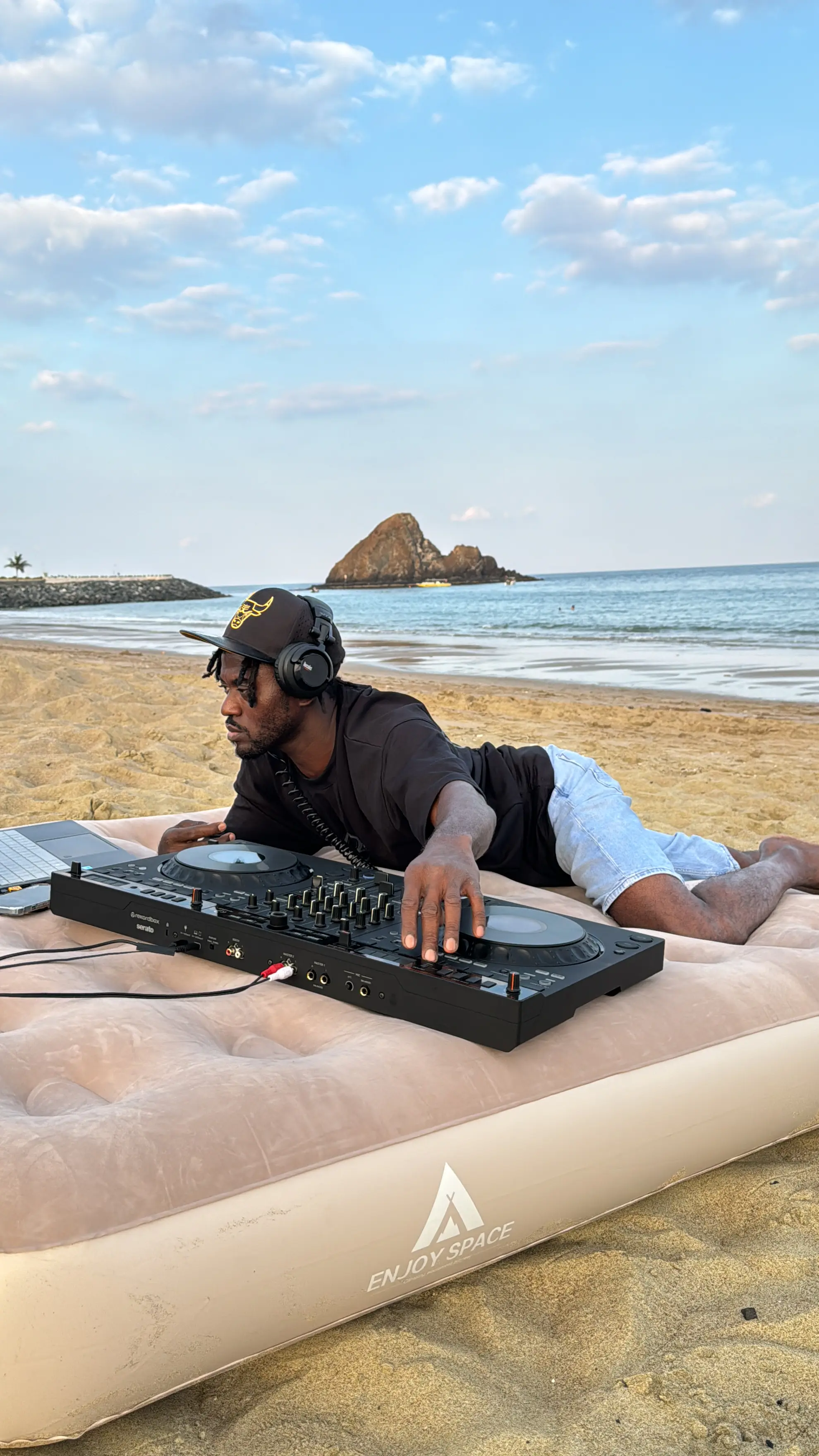 dj-christerna-beach-party-dj-setup-dubai-coast